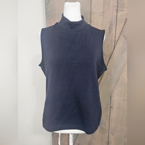 SPANX Airessentials Mock Neck Top In Classic Navy. Size Medium - Picture 8 of 11